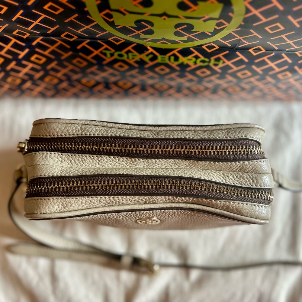 Tory Burch Robinson Double-Zip crossbody - Picture 2 of 7